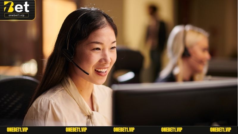 Liên hệ qua hotline